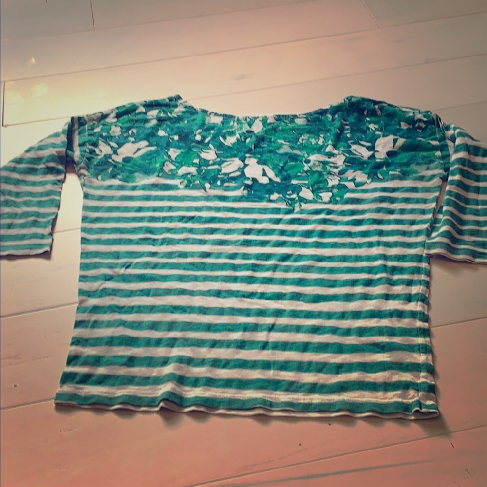Three quarter sleeve shirt